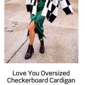 Oversized Checkerboard Cardigan LaLa S/M exciting and vibrant